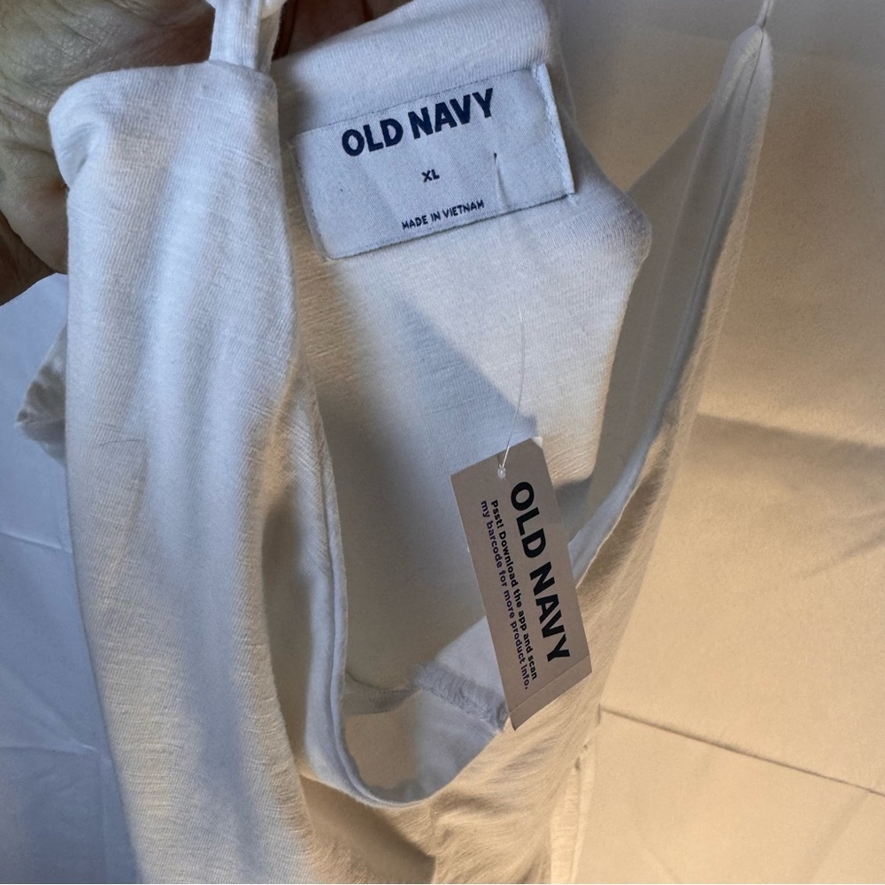 Old Navy Cream Sleeveless Dress - Picture 4 of 6